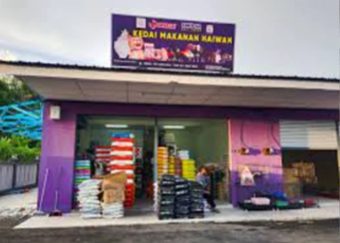 One of the stores that sells powercat cat food name : annix ma pet shop