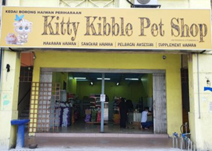 One of the stores that sells powercat cat food name : Kitty Kibble Pet Shop