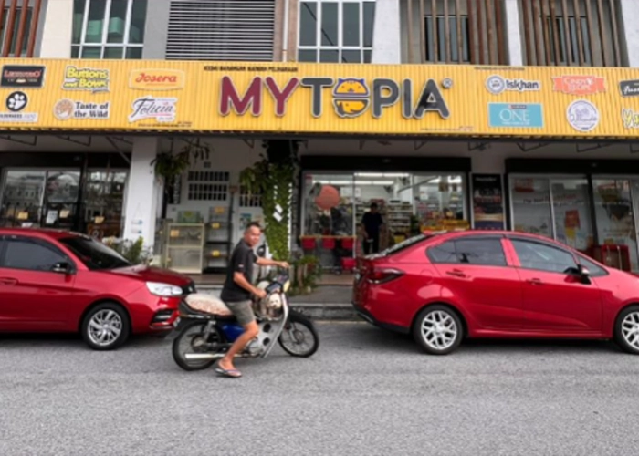 One of the stores that sells powercat cat food name : MYTOPIA